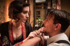 Rooney Mara and Bradley Cooper in 'Nightmare Alley'