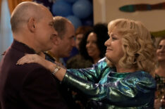 Rob Corddry and Wendi McLendon-Covey in 'The Goldbergs'