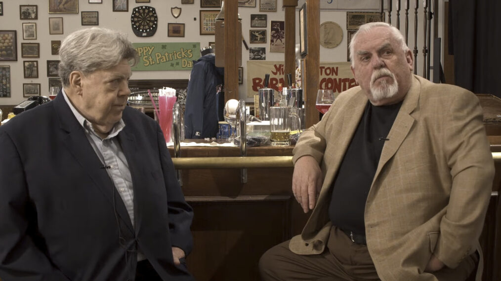 ‘Cheers’ Alums George Wendt & John Ratzenberger Reunite as Bar