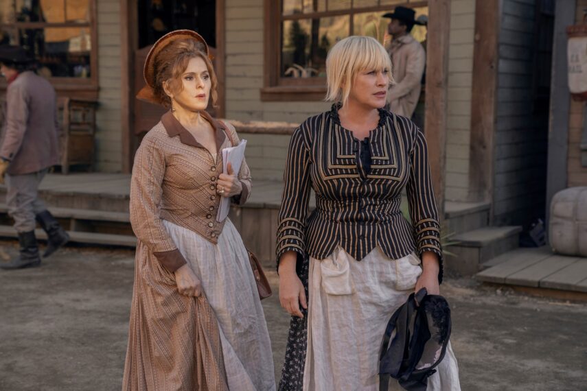 Bernadette Peters and Patricia Arquette in 'High Desert'