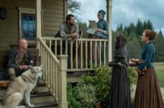 John Bell, Richard Rankin, Caitlin O'Ryan, Caitriona Balfe, and Sophie Skelton in 'Outlander' Season 7