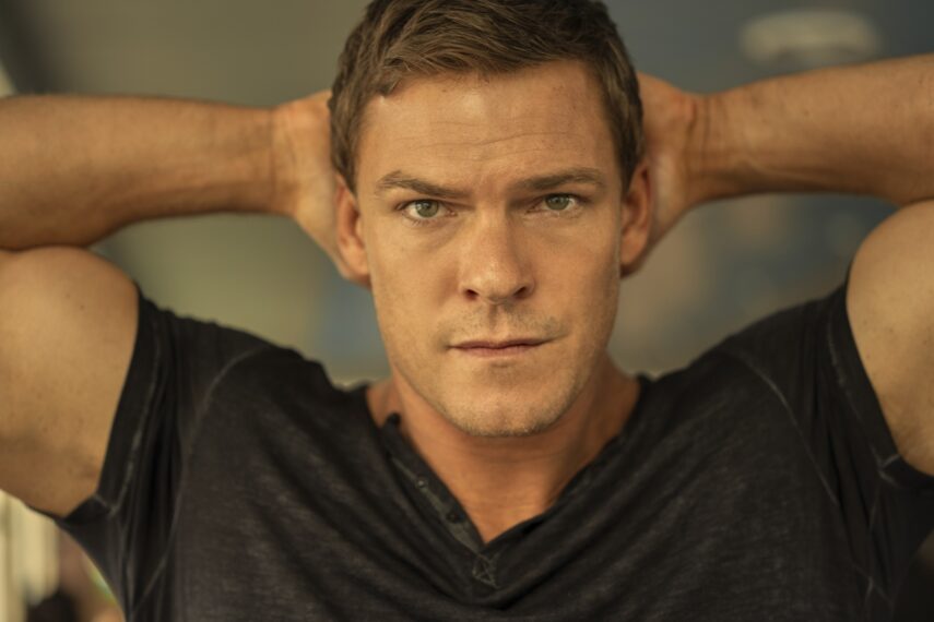 Alan Ritchson in 'Reacher'