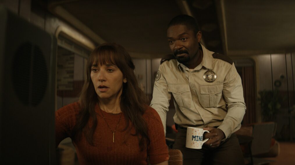 Rashida Jones and David Oyelowo in 'Silo'