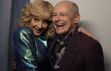 Wendi McLendon-Covey and Rob Corddry in 'The Goldbergs'