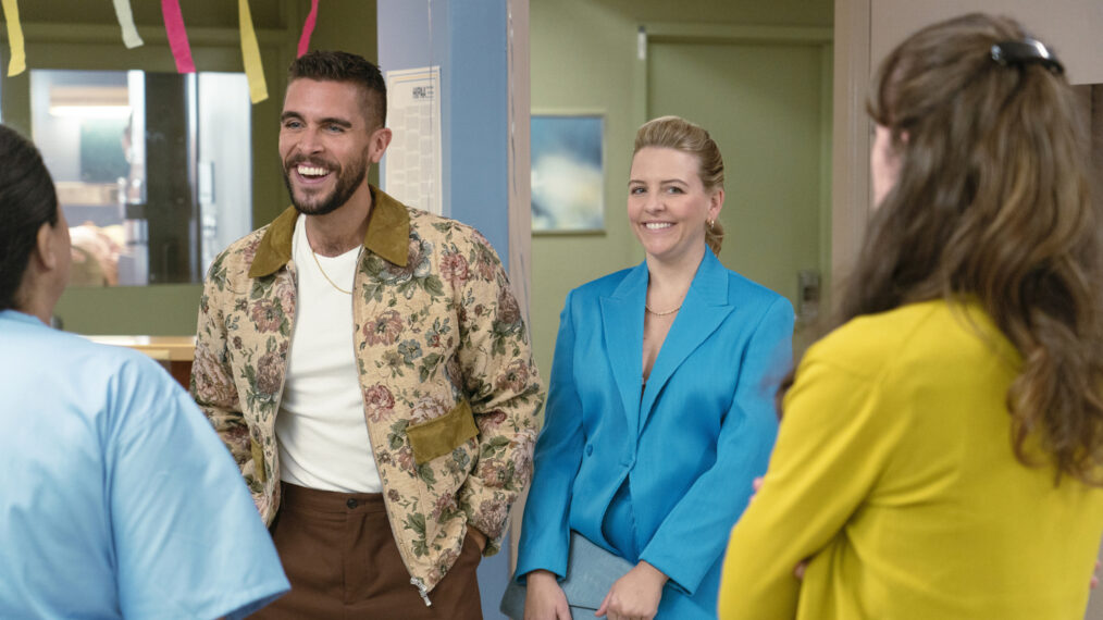 Josh Segarra and Heléne Yorke in 'The Other Two'
