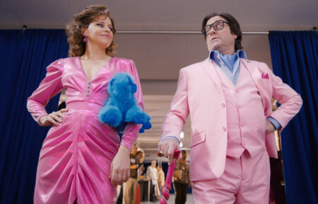 Elizabeth Banks and Zach Galifianakis in 'The Beanie Bubble'