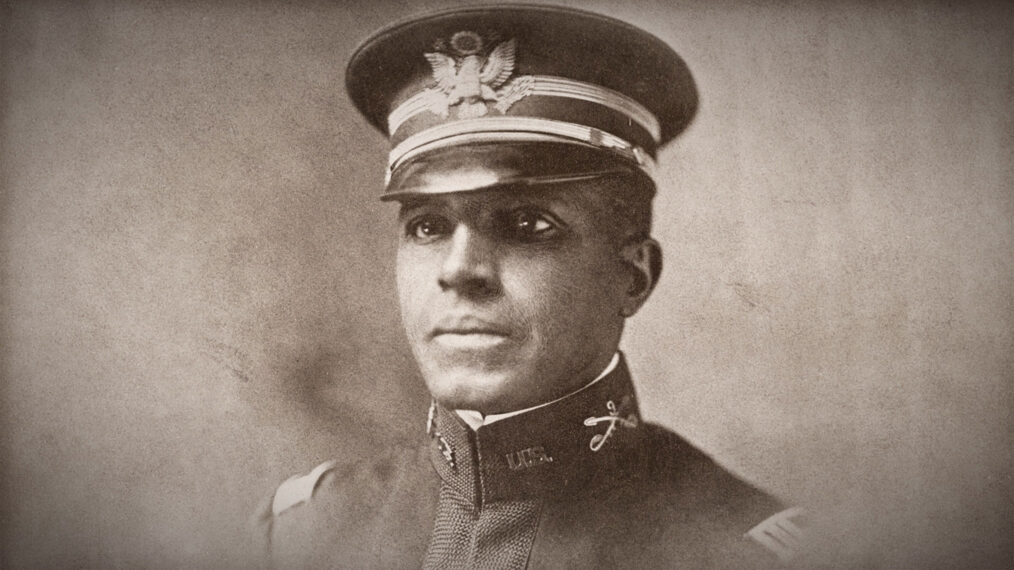 Capitán Charles Young en 'Buffalo Soldiers Fighting on Two Fronts'