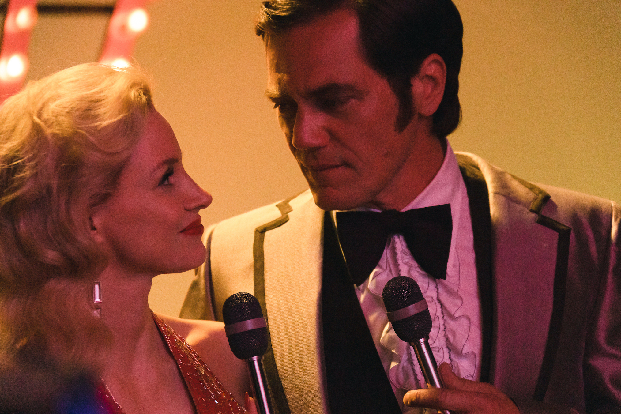 Michael Shannon y Jessica Chastain en el episodio 3 de 'George & Tammy'