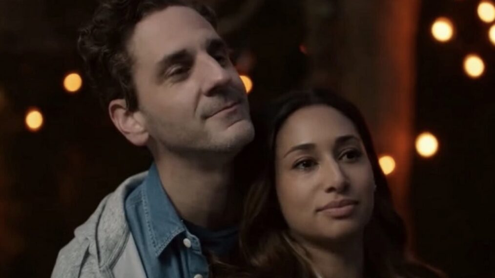 Meaghan Rath y Aaron Abrams en 'Los niños arruinan todo'