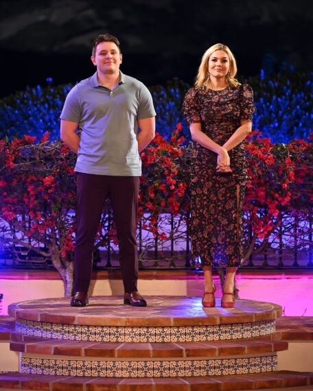 Hugo und Carly stehen bei der Premiere der zweiten Staffel von „Claim to Fame“ auf ABC vor dem Aus