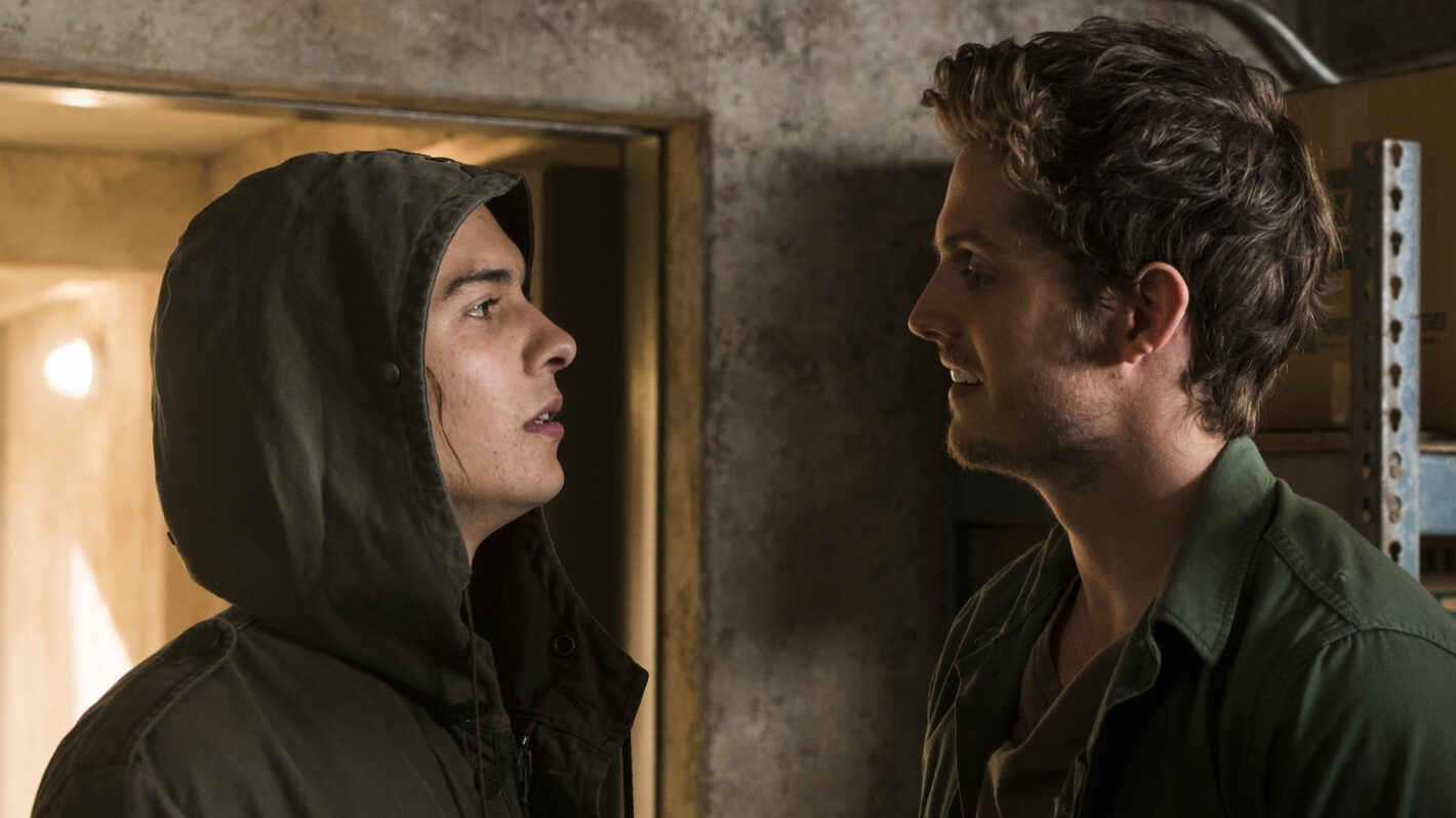 Fear the walking dead nick and troy kiss