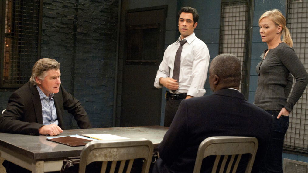 Treat Williams, Danny Pino, Andre Braugher, and Kelli Giddish in 'Law & Order: SVU'