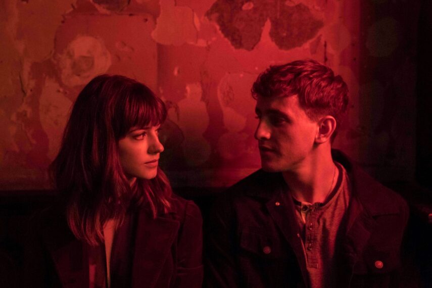 Daisy Edgar-Jones and Paul Mescal in 'Normal People'