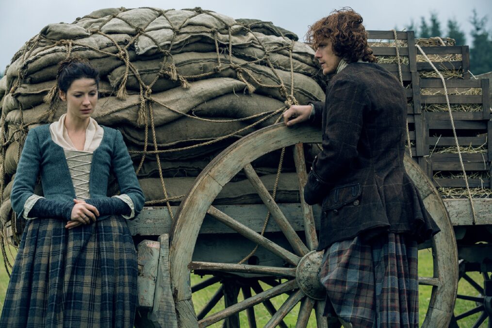 Caitriona Balfe and Sam Heughan in 'Outlander' Season 2