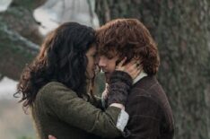 Caitriona Balfe and Sam Heughan in 'Outlander' - Season 2, Episode 13