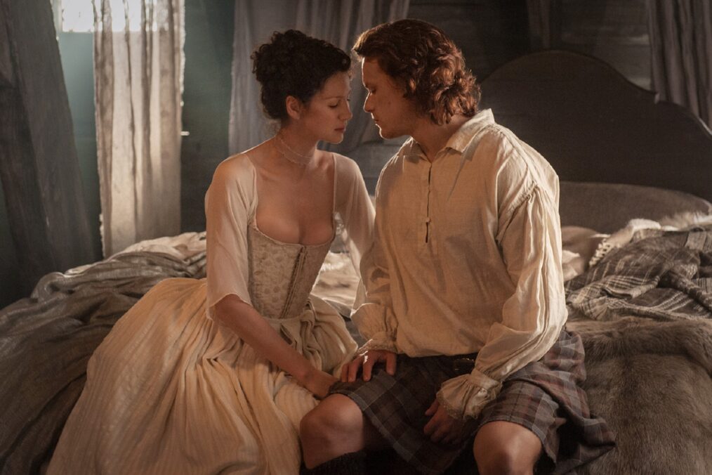 Caitriona Balfe and Sam Heughan in 'Outlander'