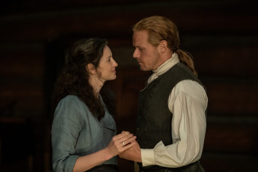 Caitriona Balfe und Sam Heughan in Staffel 7 von „Outlander“.