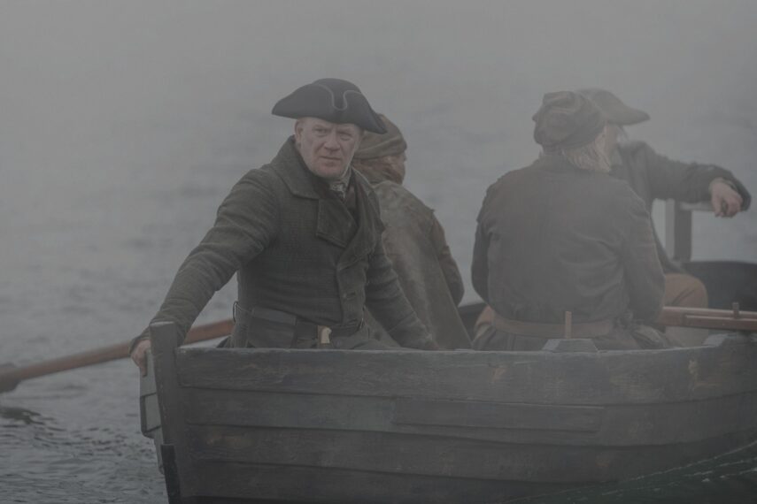 Mark Lewis Jones als Tom Christie in Staffel 7 von „Outlander“.