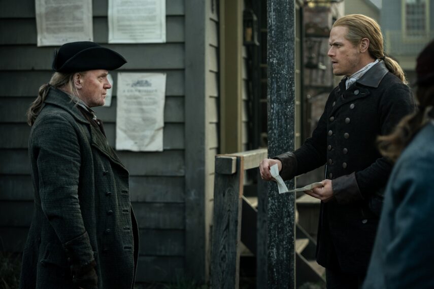 Mark Lewis Jones und Sam Heughan in Staffel 7 von „Outlander“.