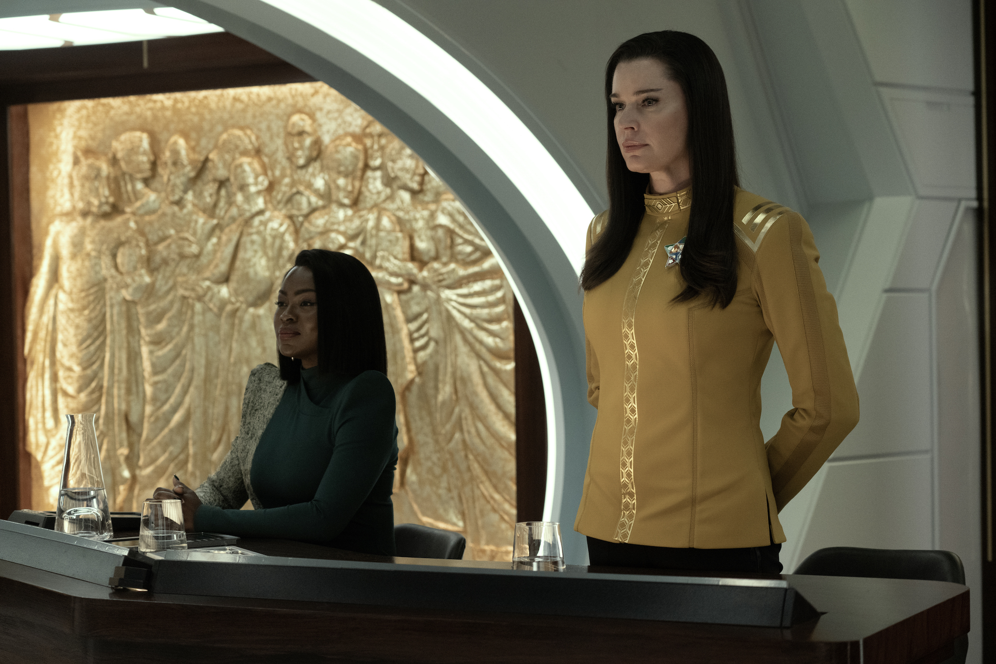 Yetide Badaki and Rebecca Romijn in 'Star Trek: Strange New Worlds'