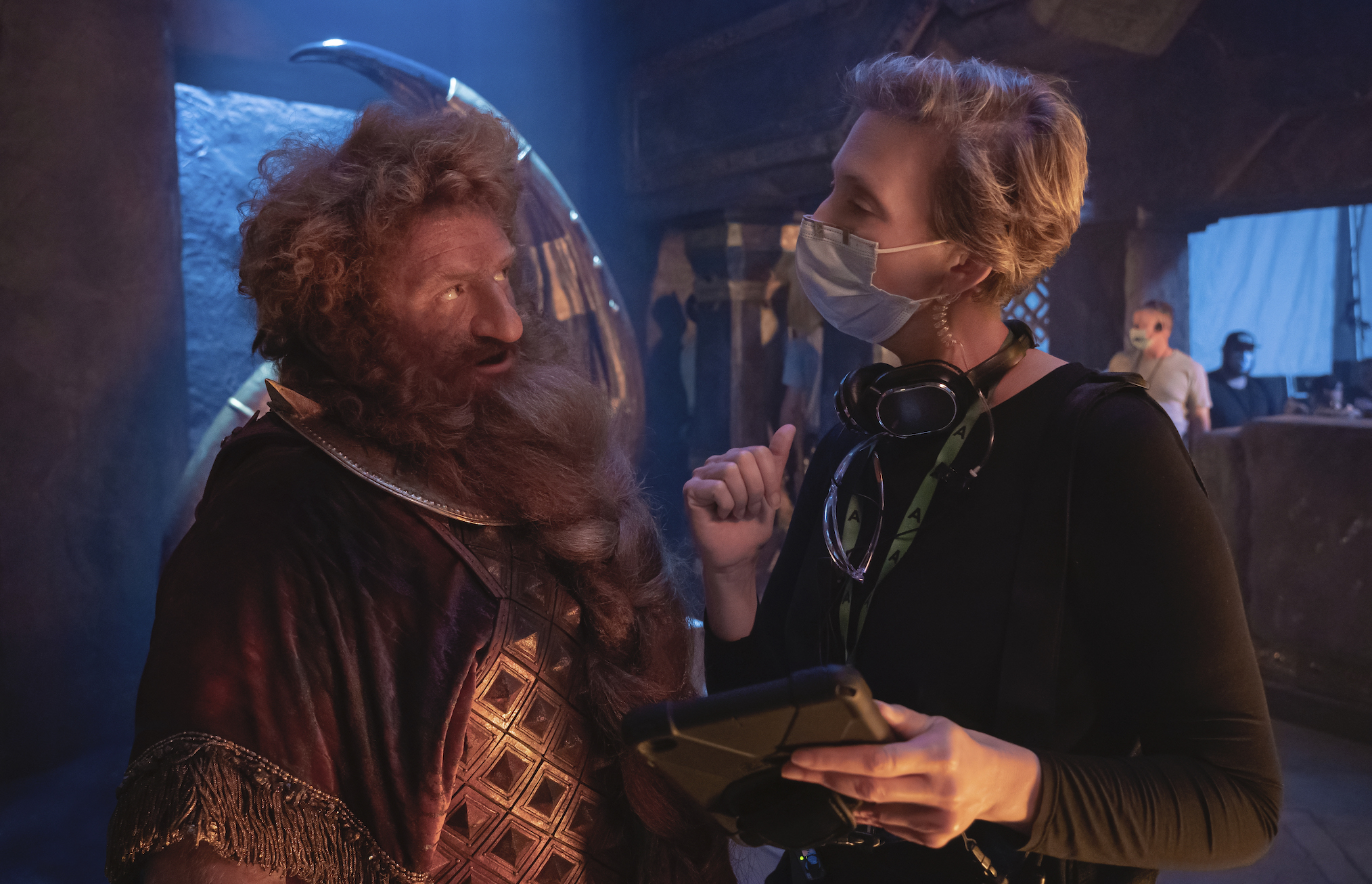 Owain Arthur als Durin hinter den Kulissen der ersten Staffel von „Die Ringe der Macht“.