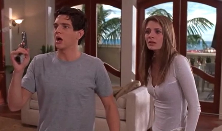 Oliver pulls a gun on Marissa on The O.C.