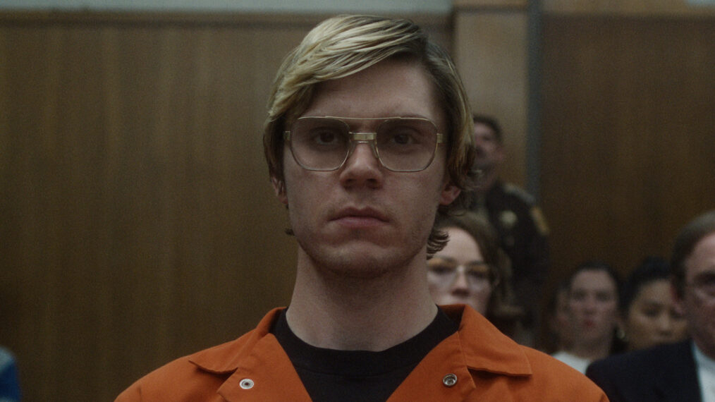 Evan Peters, Molly Ringwald, and Richard Jenkins in 'Dahmer — Monster: The Jeffrey Dahmer Story'