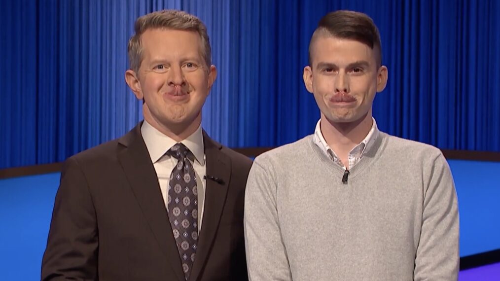Ken Jennings and contestant Andrew Knowles on Jeopardy