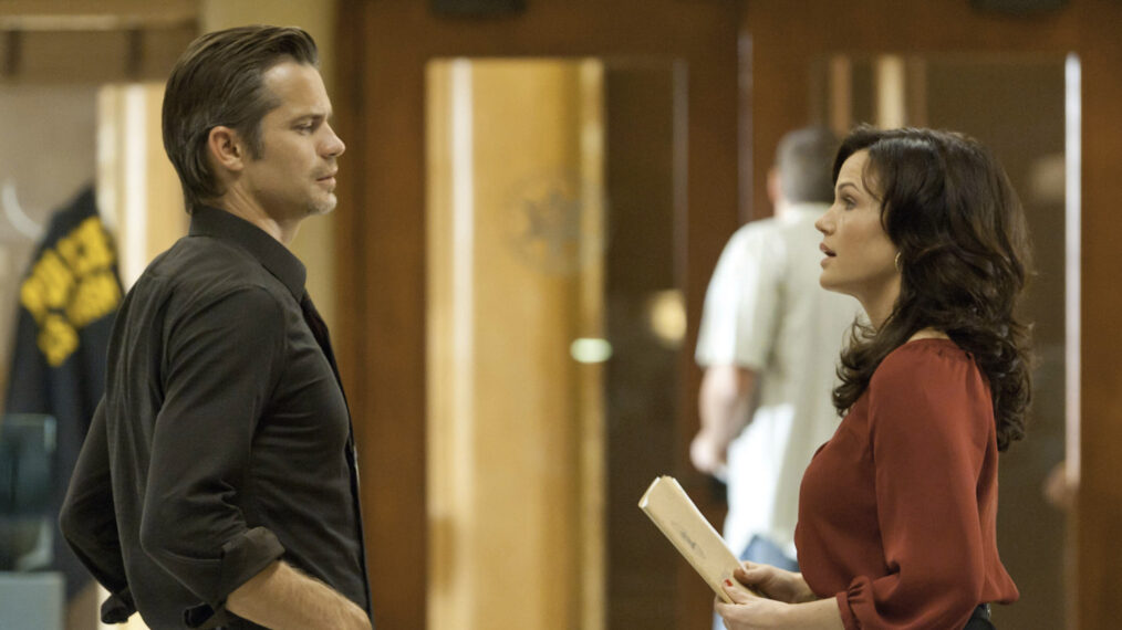Timothy Olyphant and Carla Gugino in 'Justified'