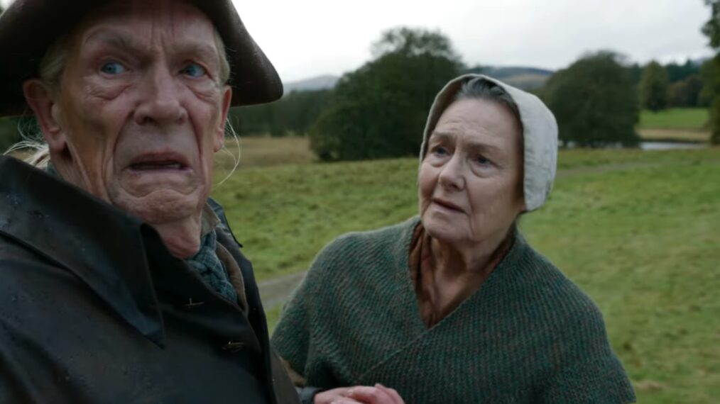 Hugh Ross und Sarah Collier in Staffel 7 von „Outlander“.