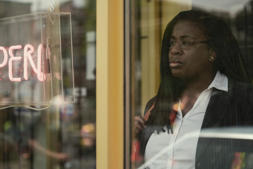 Uzo Aduba as Edie in 'Painkiller'