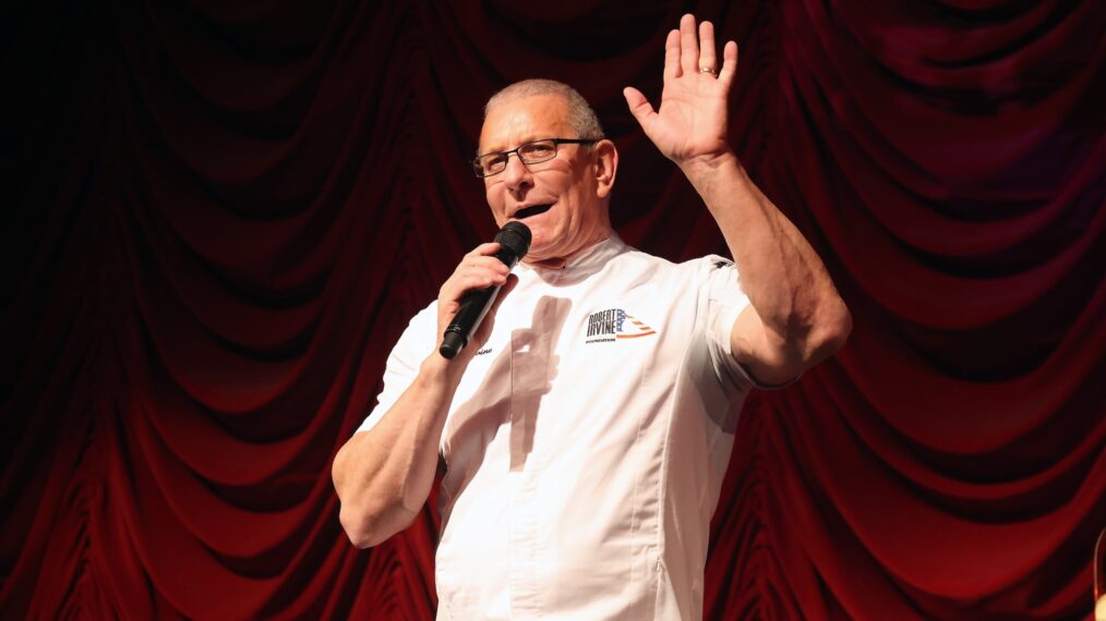 Chef Robert Irvine speaks on stage