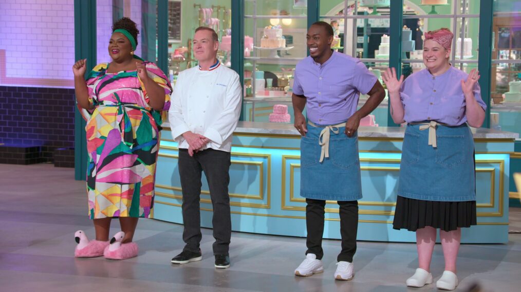 Nicole Byer, Jacque Torres, Robert Lucas, and Erin Jeanne McDowell in 'The Big Nailed It: Baking Challenge'