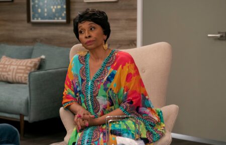 The Upshaws. Jenifer Lewis as Dr. Pearl Edmunds in episode 402 of The Upshaws. Cr. Lisa Rose/Netflix © 2023