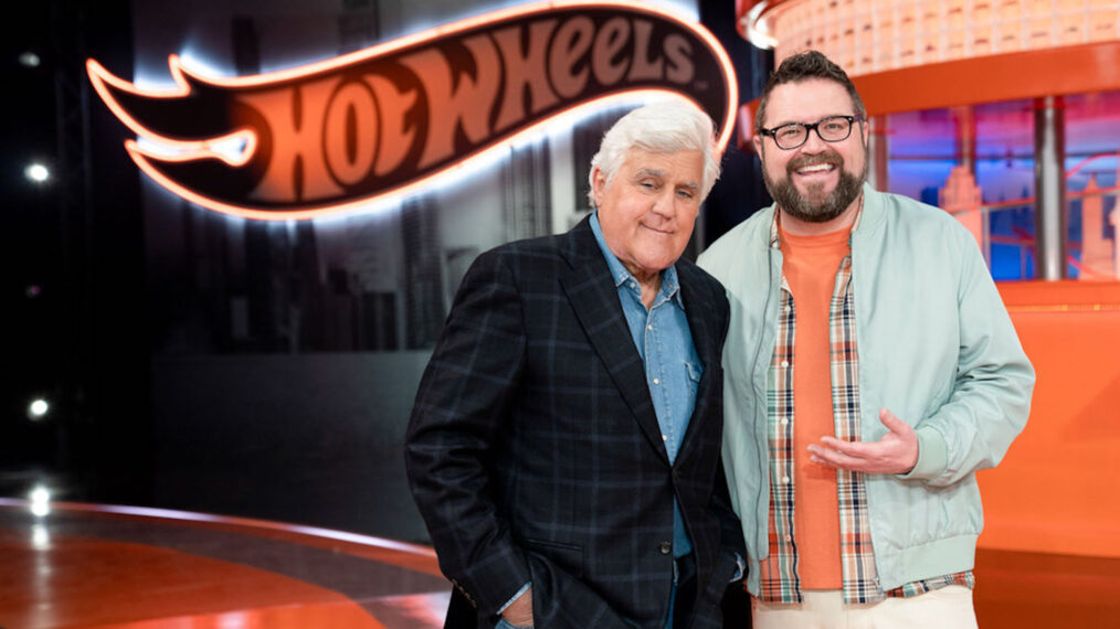 Jay Leno con Rutledge Wood en el final de 'Hot Wheels: Ultimate Challenge'