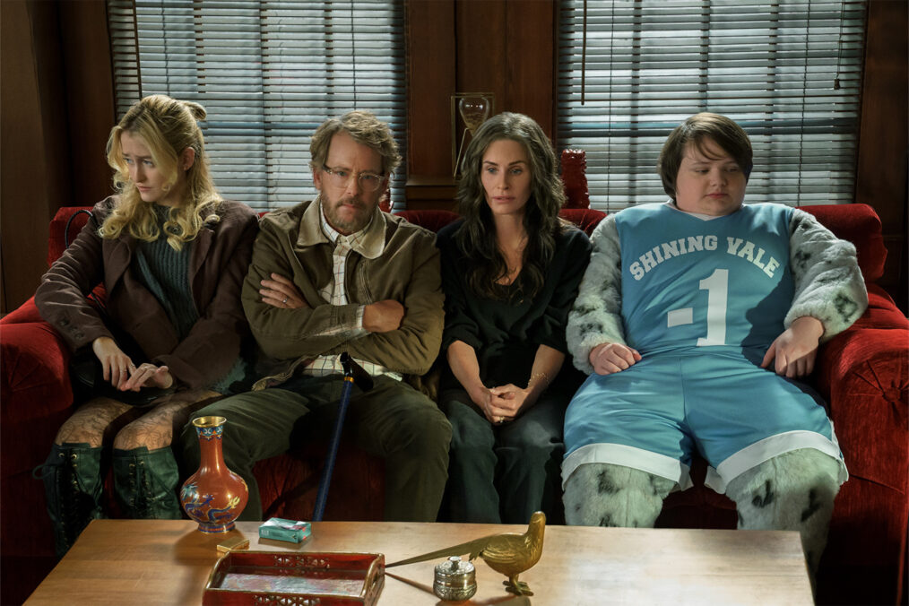 Gus Birney, Greg Kinnear, Courteney Cox, and Dylan Gage in 'Shining Vale' Season 2