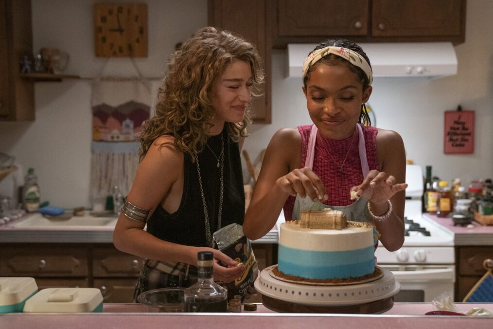 Odessa A'zion and Yara Shahidi in 'Sitting in Bars with Cake'