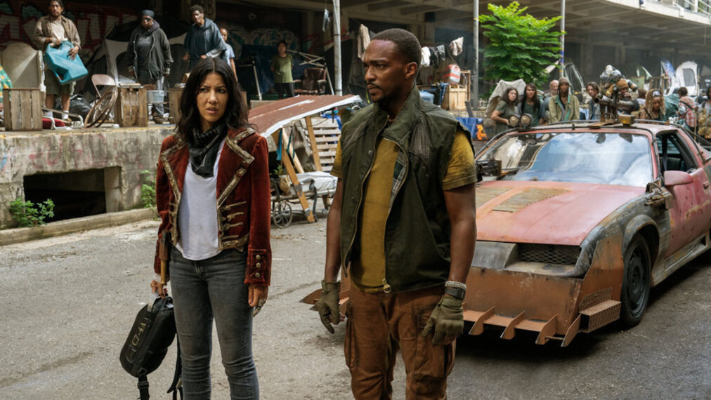 Stephanie Beatriz und Anthony Mackie in „Twisted Metal“