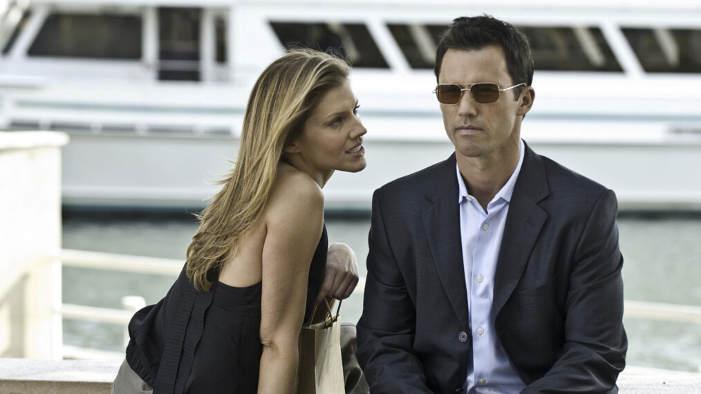 Tricia Helfer as Carla Baxter and Jeffrey Donovan as Michael Westen in 'Burn Notice'