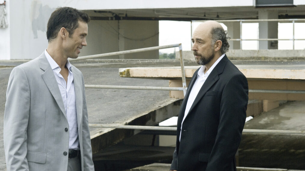 Jeffrey Donovan as Michael Westen and Richard Schiff as Phillip Cowan in 'Burn Notice'