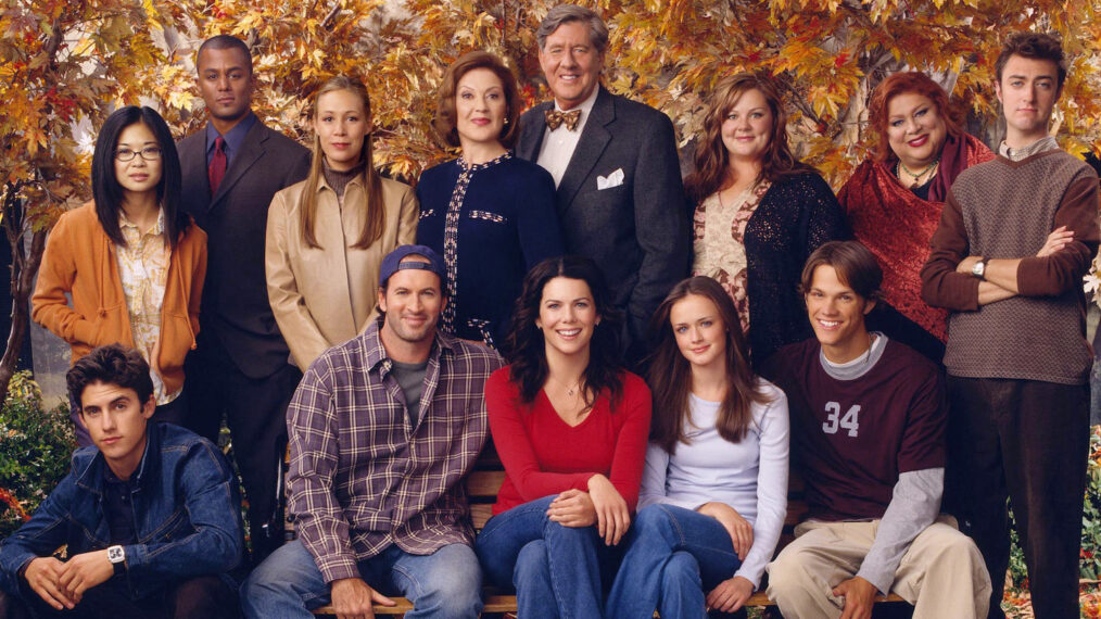 Keiko Angena, Yanic Truesdale, Liza Weil, Kelly Bishop, Edward Herrmann, Melissa McCarthy, Liz Torres, Sean Gunn, Milo Ventimiglia, Scott Patterson, Lauren Graham, Alexis Bledel, and Jared Padalecki in 'Gilmore Girls'