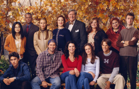 Keiko Angena, Yanic Truesdale, Liza Weil, Kelly Bishop, Edward Herrmann, Melissa McCarthy, Liz Torres, Sean Gunn, Milo Ventimiglia, Scott Patterson, Lauren Graham, Alexis Bledel, and Jared Padalecki in 'Gilmore Girls'