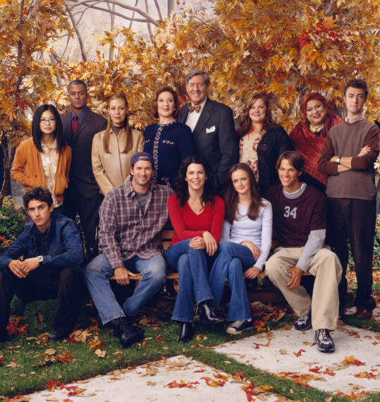 Keiko Angena, Yanic Truesdale, Liza Weil, Kelly Bishop, Edward Herrmann, Melissa McCarthy, Liz Torres, Sean Gunn, Milo Ventimiglia, Scott Patterson, Lauren Graham, Alexis Bledel, and Jared Padalecki in 'Gilmore Girls'