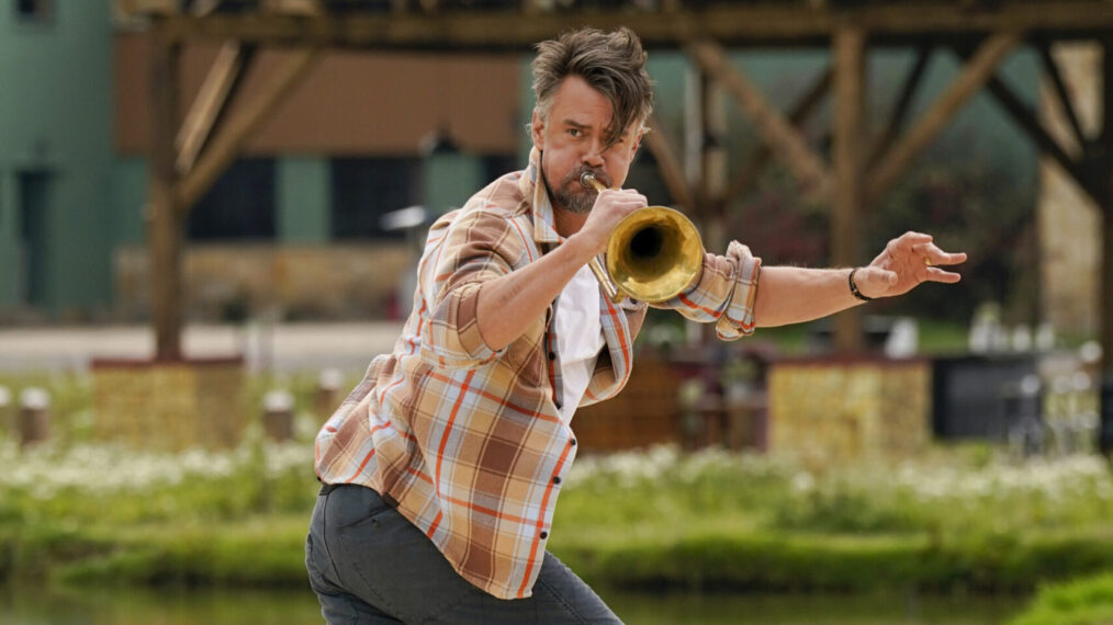 Josh Duhamel in the 'Buddy Games' series premiere on CBS