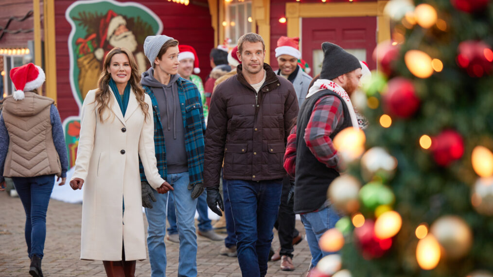 Chelsea Hobbs, Everett Andres, and Stephen Huszar in 'Navigating Christmas'