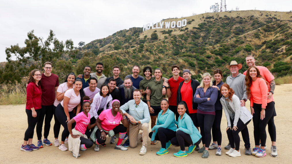 Phil Keoghan and the cast of 'The Amazing Race' in the Season 35 premiere