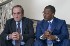 Tommy Lee Jones and Jamie Foxx in 'The Burial'