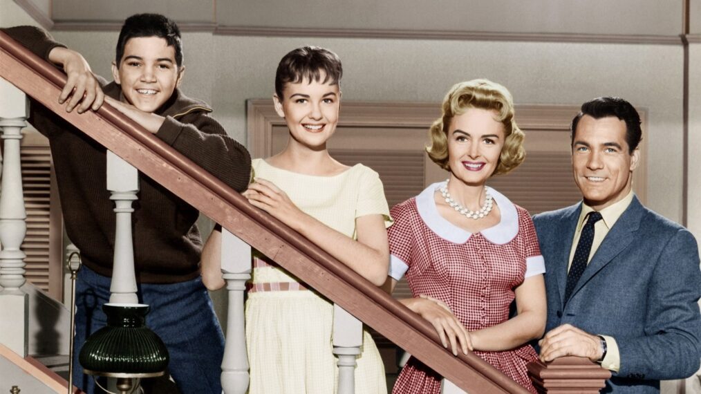 Paul Petersen, Shelley Fabares, Donna Reed, and Carl Betz in 'The Donna Reed Show'