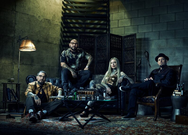 Juroren sind DJ Tambe, Nikko Hurtado, Ryan Ashley und Moderator Joel Madden von Ink Master – Staffel 15