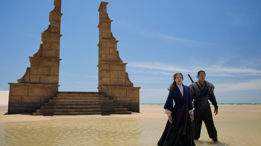 Rosamund Pike and Daniel Henney in The Wheel of Time
